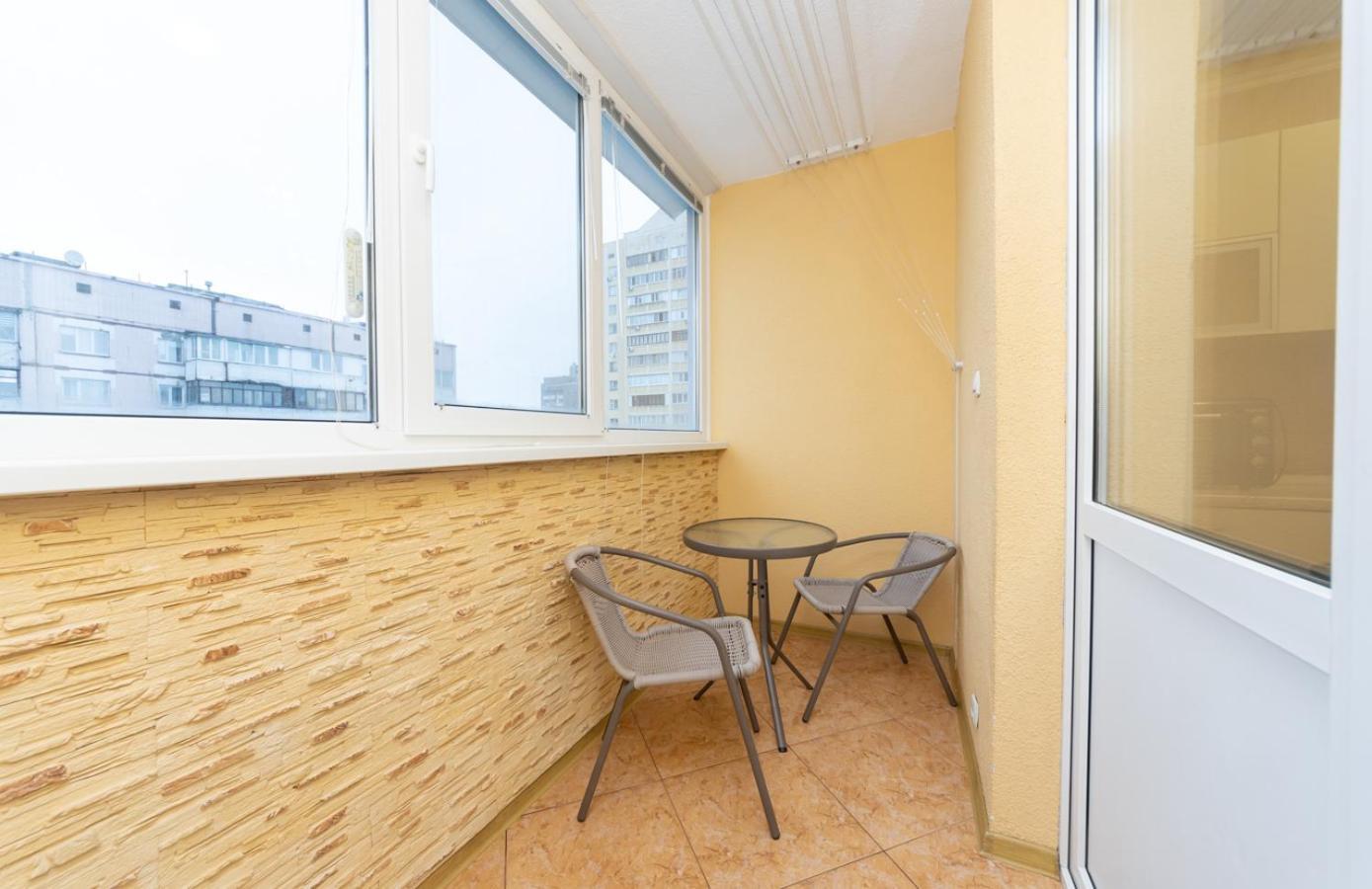 Apartments Near Poznyaki Station キエフ エクステリア 写真
