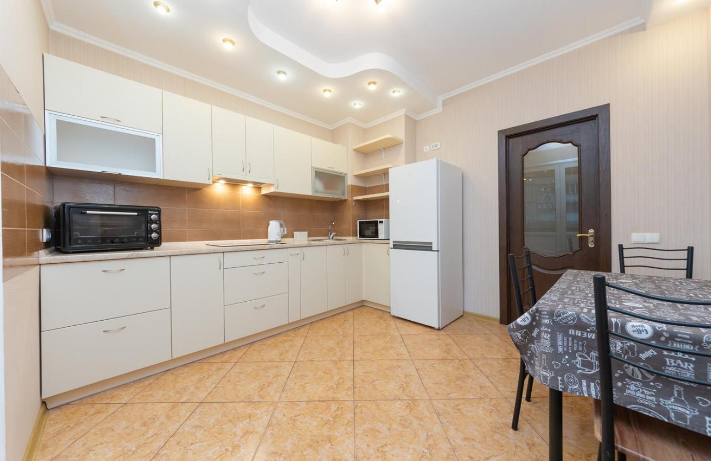 Apartments Near Poznyaki Station キエフ エクステリア 写真